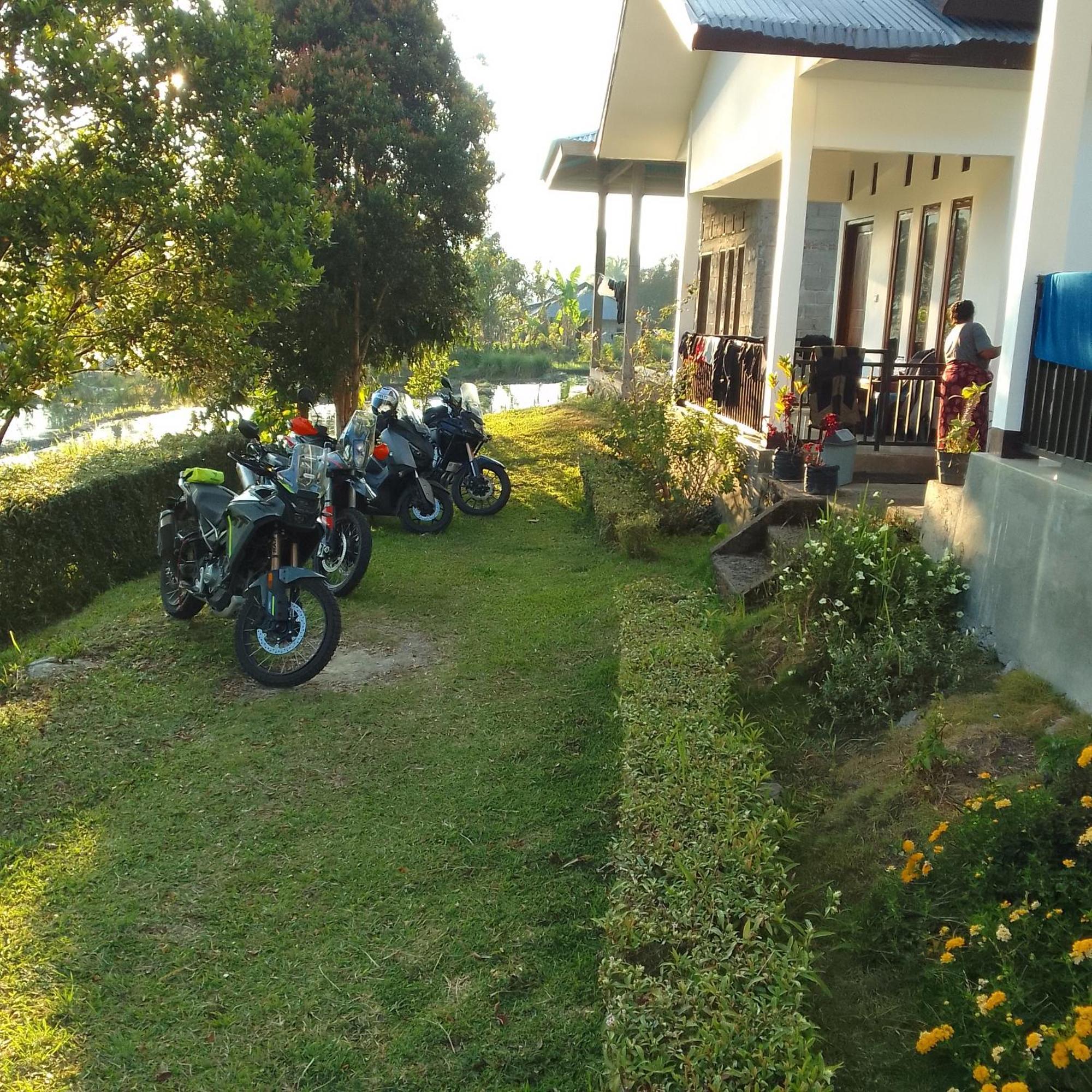 Shila Bungalow Kelimutu Bagian luar foto